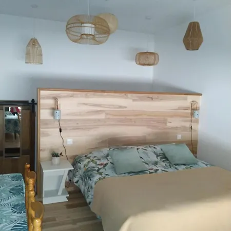 - A La Maison Du Bonheur 3*